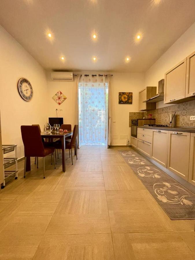 Lilibet Apartment Palermo Bagian luar foto